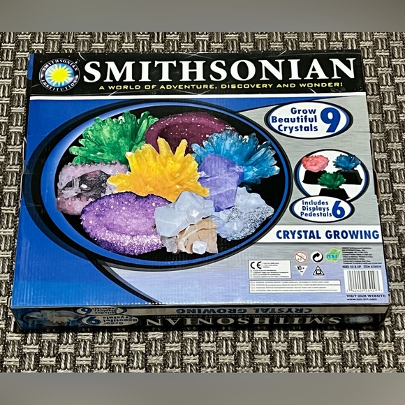 Smithsonian Crystal Growing Kit. New in Box. Grow 9 Crystals - Picture 7 of 11